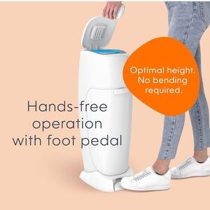 Genie Hands-Free White Diaper pail
